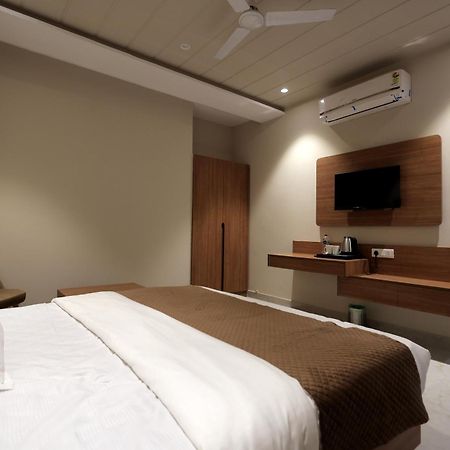 Hotel Regal Palm Moradabad Eksteriør bilde