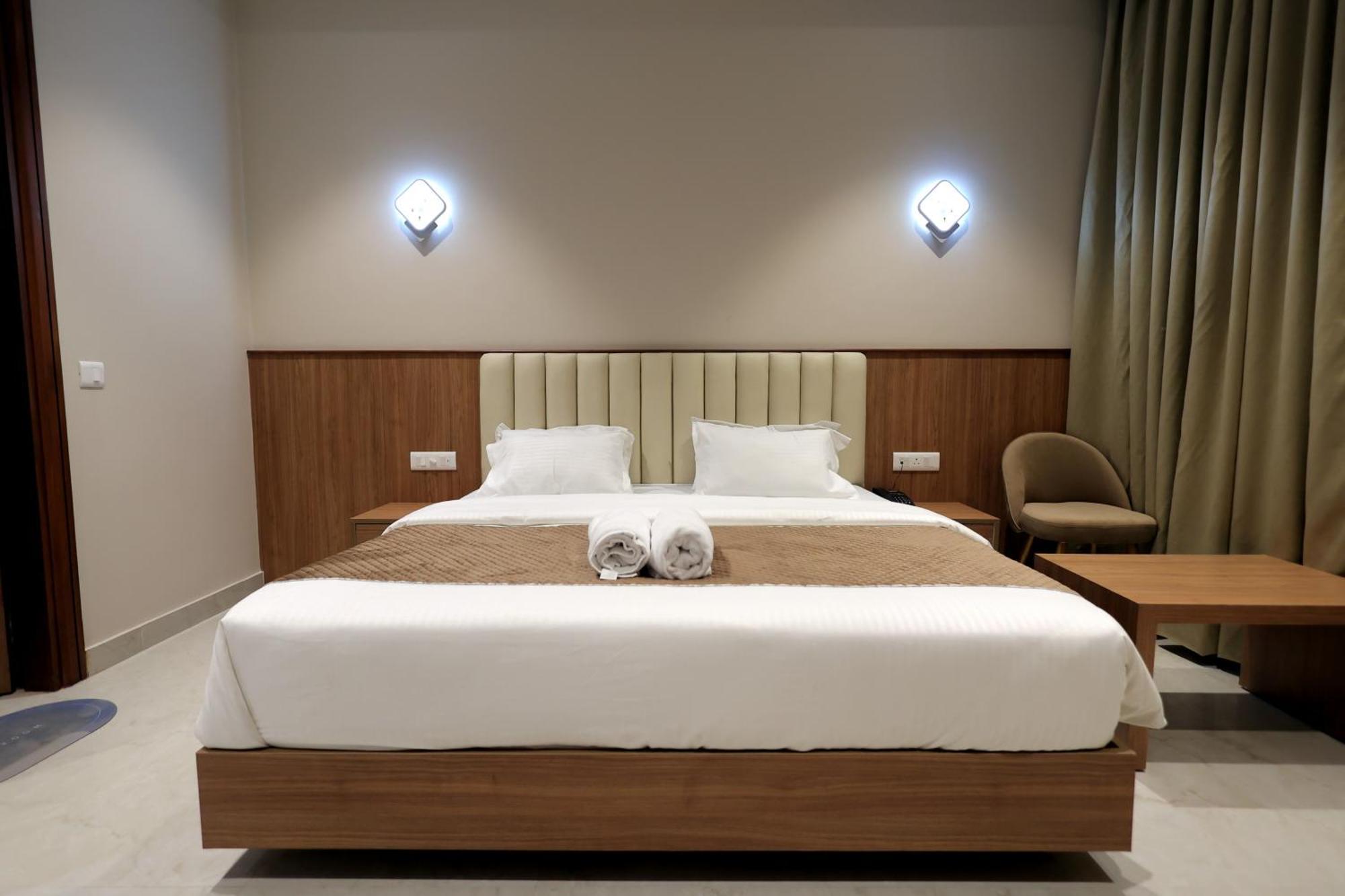 Hotel Regal Palm Moradabad Eksteriør bilde