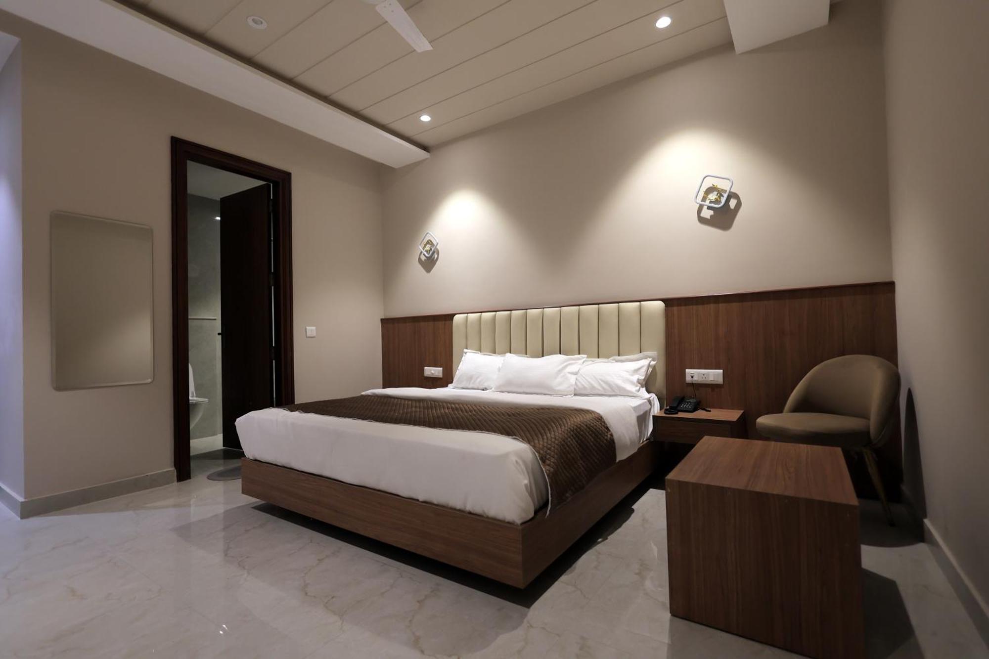 Hotel Regal Palm Moradabad Eksteriør bilde